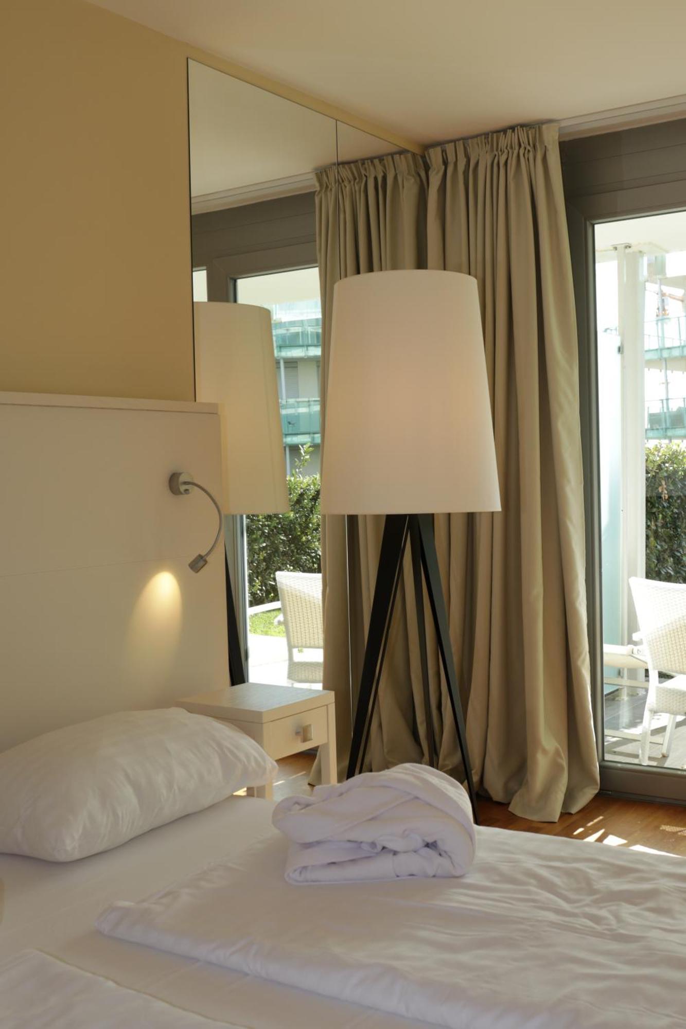 Nikola Luxury Apartments Senia ペトルチャネ エクステリア 写真